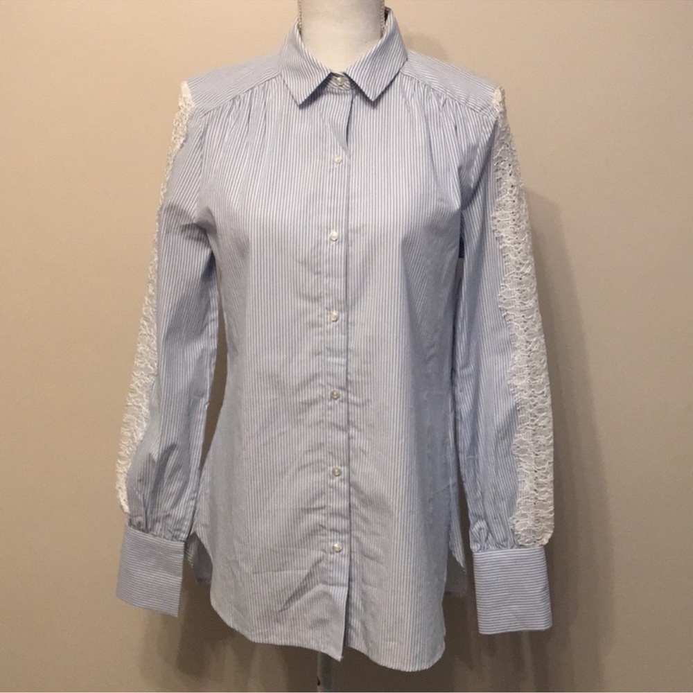 🩵H&M Blue and White Button Down Shirt